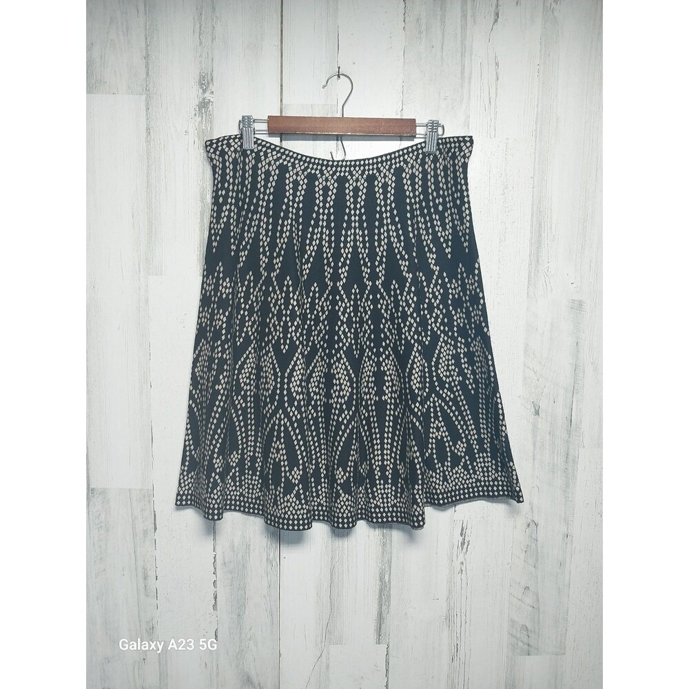 Roz & Ali Black and Tan Patterned A-Line Knit Skirt Large